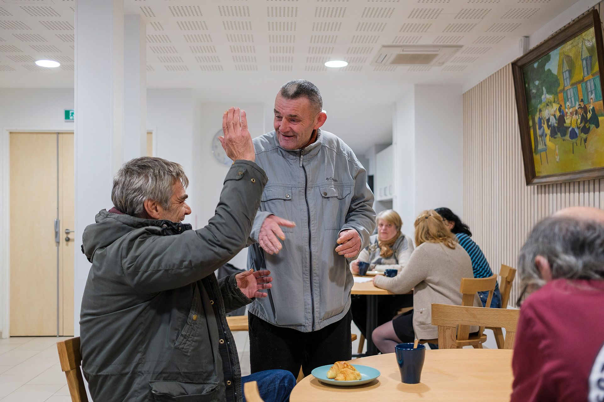 Lien social en salle commune de résidence